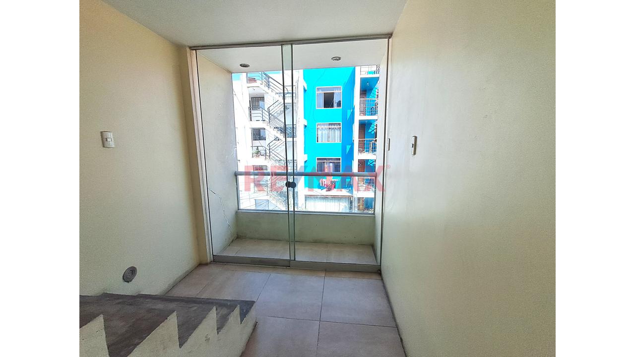 Venta De Casa 4 Pisos Y Azotea La Tropicana La Perla Callao — foto 9
