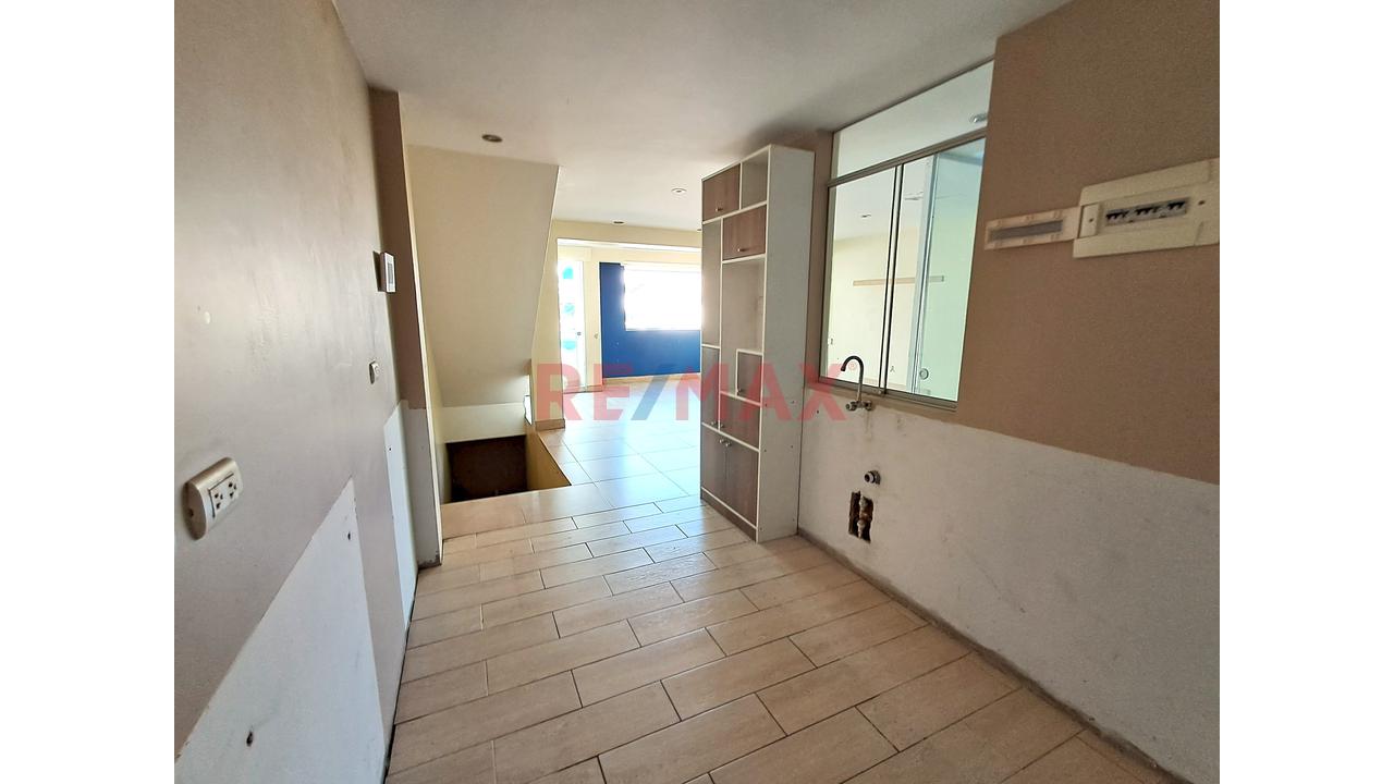 Venta De Casa 4 Pisos Y Azotea La Tropicana La Perla Callao — foto 11