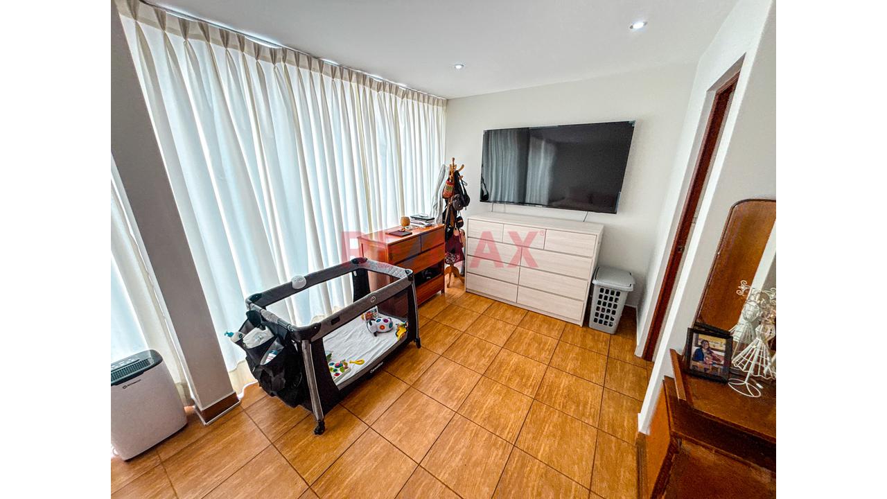 Venta De Casa De 2 Pisos Y Azotea De 300M2 En Chorrillos Con 2 Cocheras — foto 11