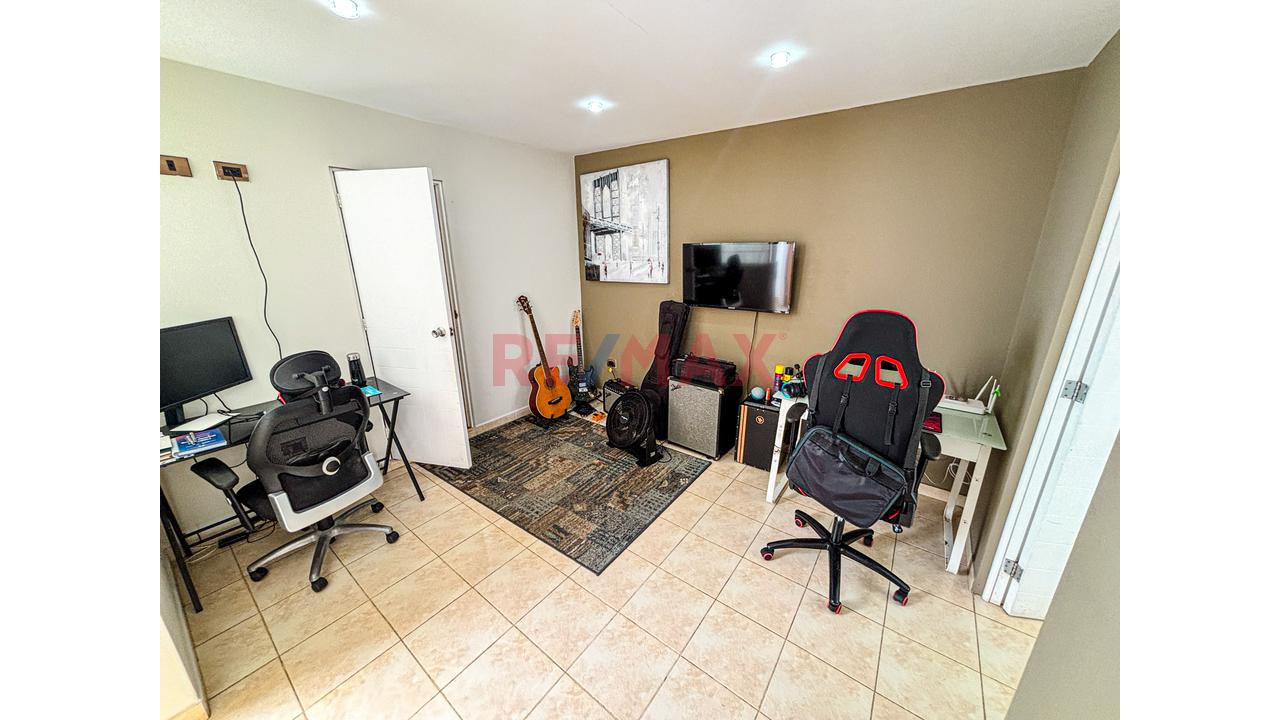 Venta De Casa De 2 Pisos Y Azotea De 300M2 En Chorrillos Con 2 Cocheras — foto 7