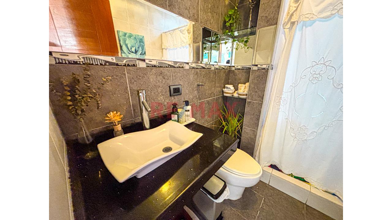 Venta De Casa De 2 Pisos Y Azotea De 300M2 En Chorrillos Con 2 Cocheras — foto 15