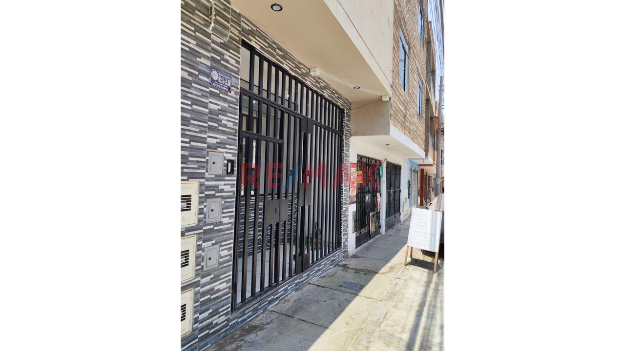 Vendo Amplia Casa Por Ocasion En San Martin De Porres — foto 2