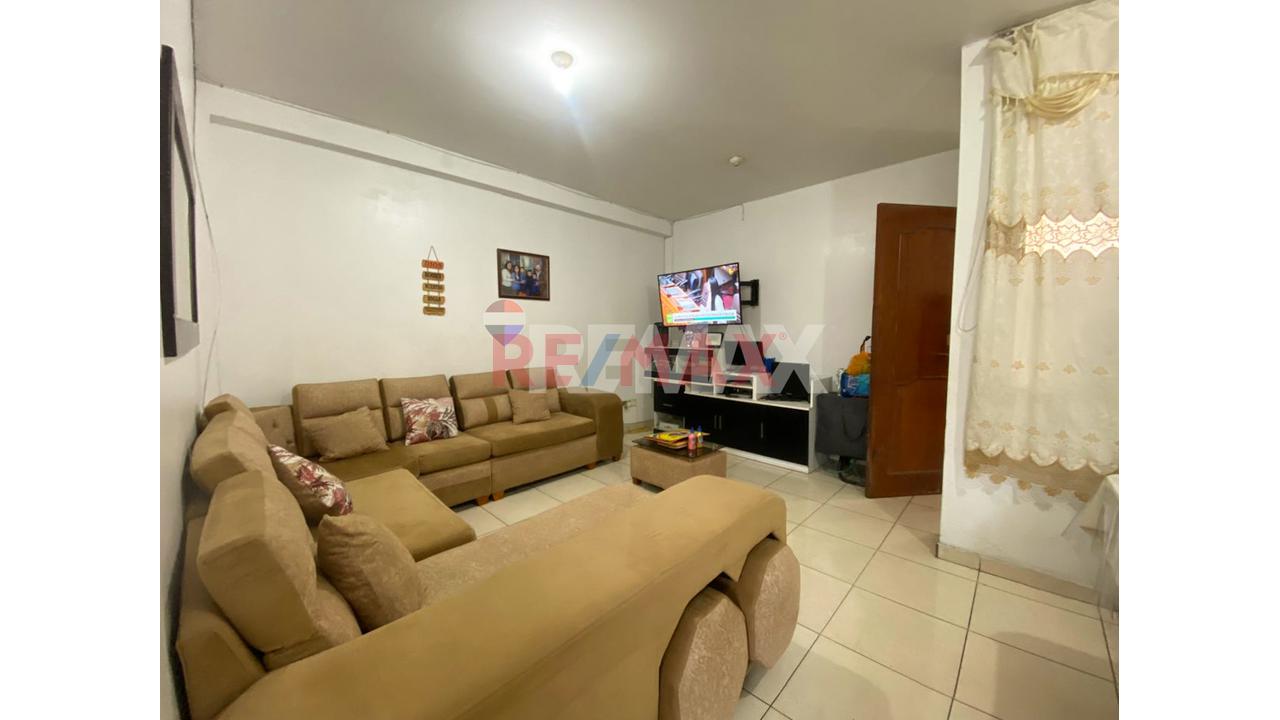 Vendo Amplia Casa Por Ocasion En San Martin De Porres — foto 6