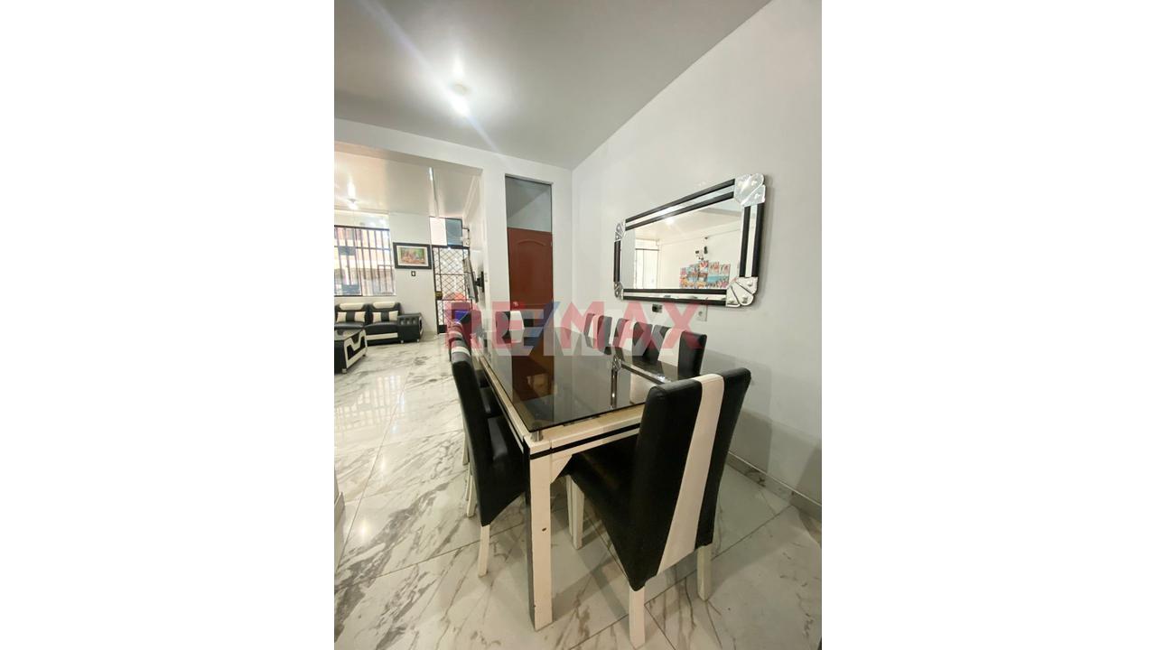 Vendo Amplia Casa Por Ocasion En San Martin De Porres — foto 10