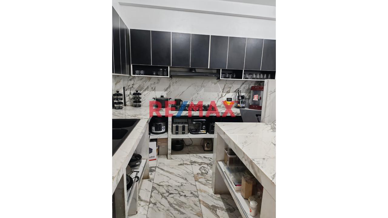 Vendo Amplia Casa Por Ocasion En San Martin De Porres