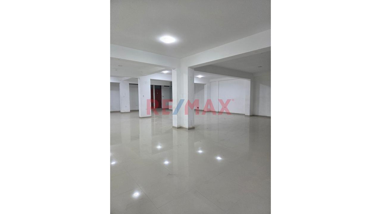 Alquiler De Local Comercial 1311M2  En El Distrito Distrito De San Martin De Porres — foto 7