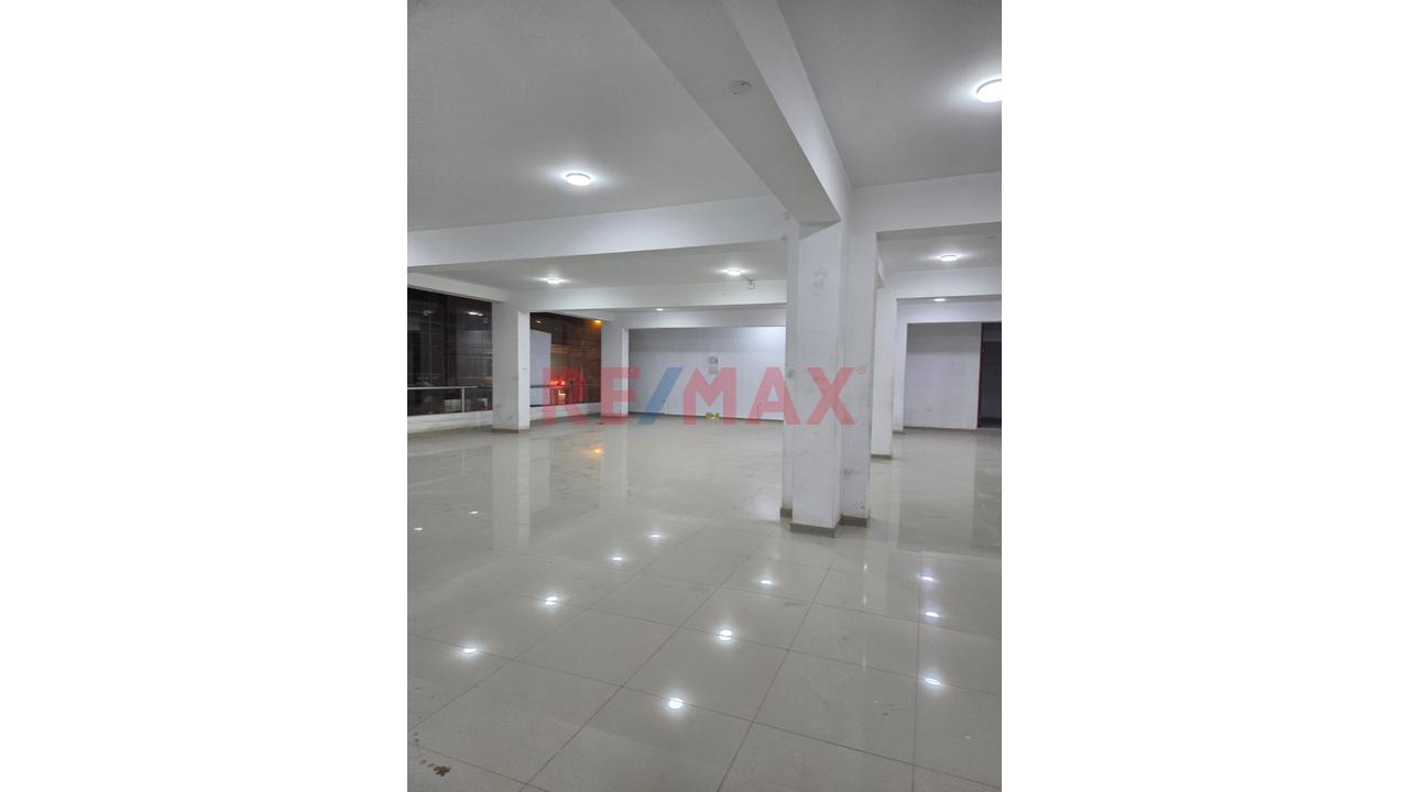 Alquiler De Local Comercial 1311M2  En El Distrito Distrito De San Martin De Porres — foto 12
