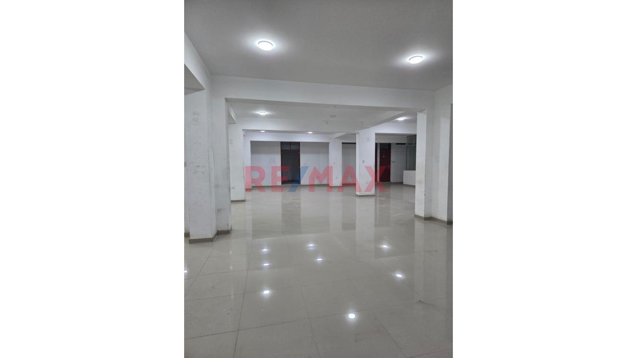 Alquiler De Local Comercial 1311M2  En El Distrito Distrito De San Martin De Porres — foto 3