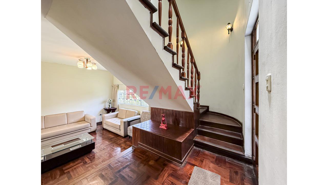 🏡✨ ¡Vive Con Tranquilidad Y Confort En El Corazón De Surco! — foto 11