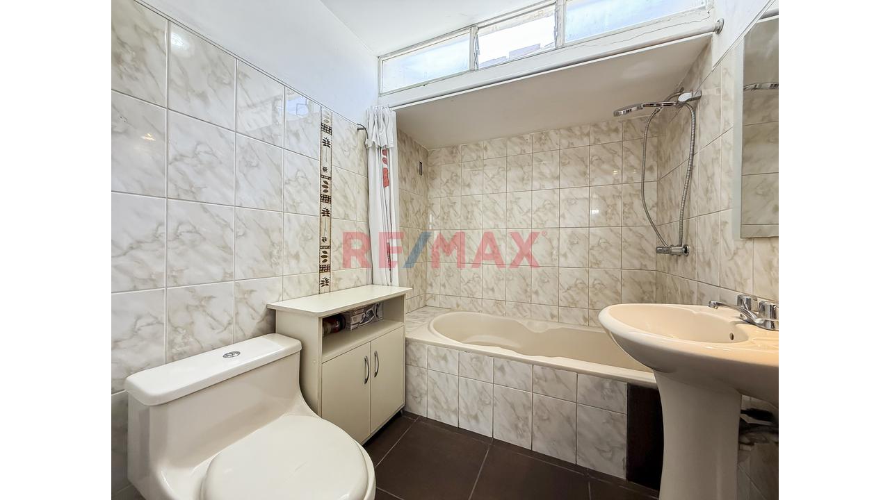 🏡✨ ¡Vive Con Tranquilidad Y Confort En El Corazón De Surco! — foto 15