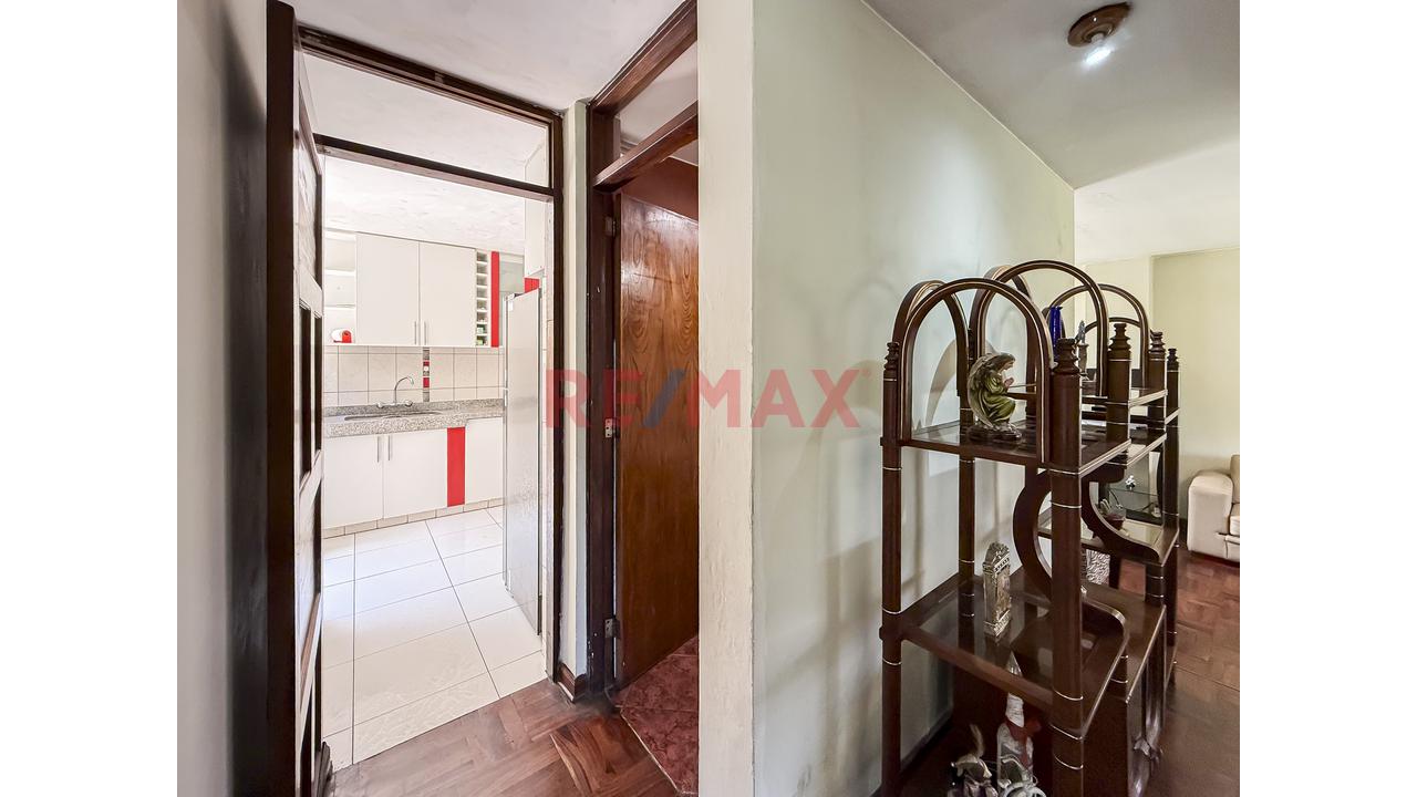 🏡✨ ¡Vive Con Tranquilidad Y Confort En El Corazón De Surco! — foto 12