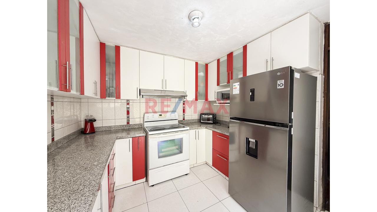 🏡✨ ¡Vive Con Tranquilidad Y Confort En El Corazón De Surco! — foto 9