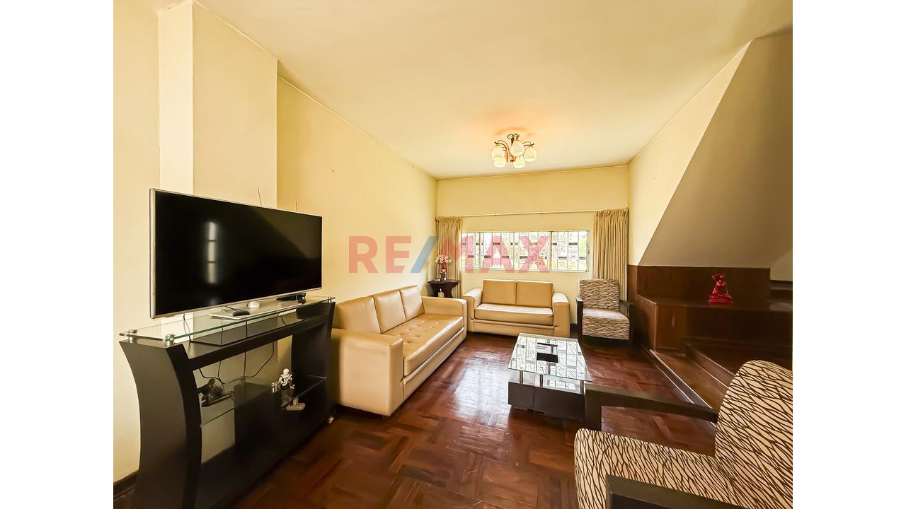 🏡✨ ¡Vive Con Tranquilidad Y Confort En El Corazón De Surco! — foto 4
