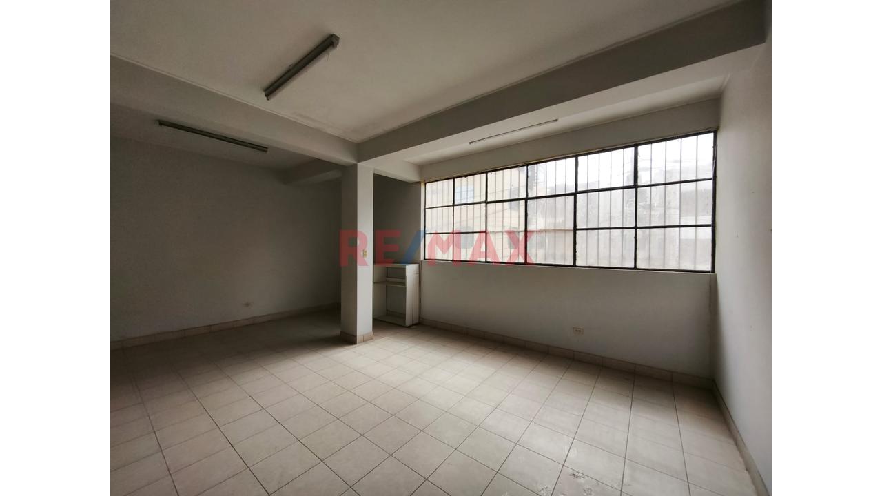 Se Vende Casa De 360 M2, No Pierdas Esta Oportunidad Para Invertir – Ate Vitarte - 12