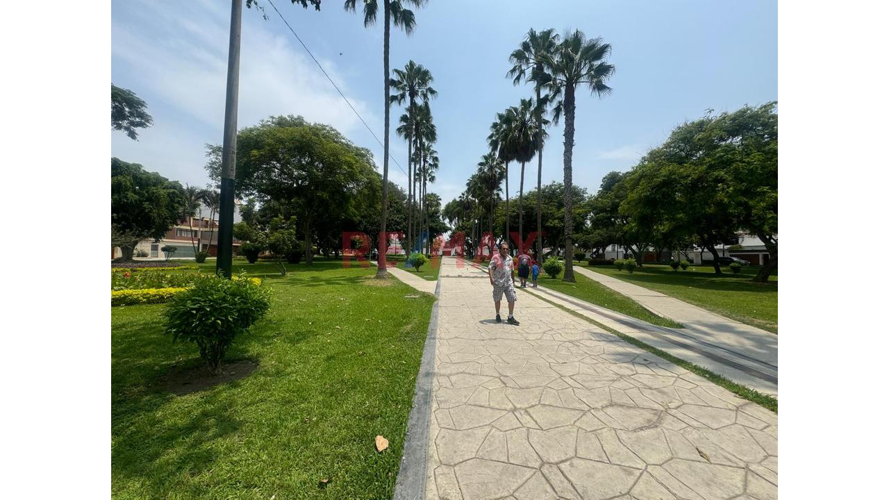 Se Vende Terreno Frente A Parque – Urb.La Alborada -Surco — foto 4