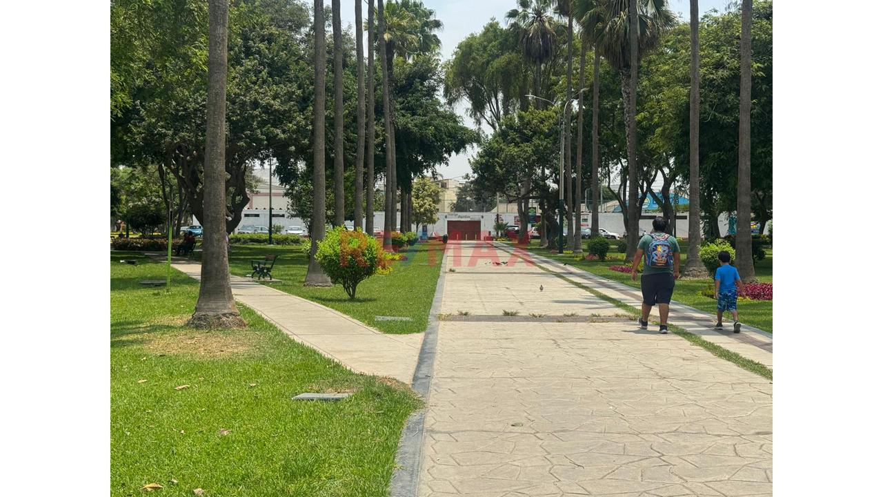 Se Vende Terreno Frente A Parque – Urb.La Alborada -Surco — foto 5
