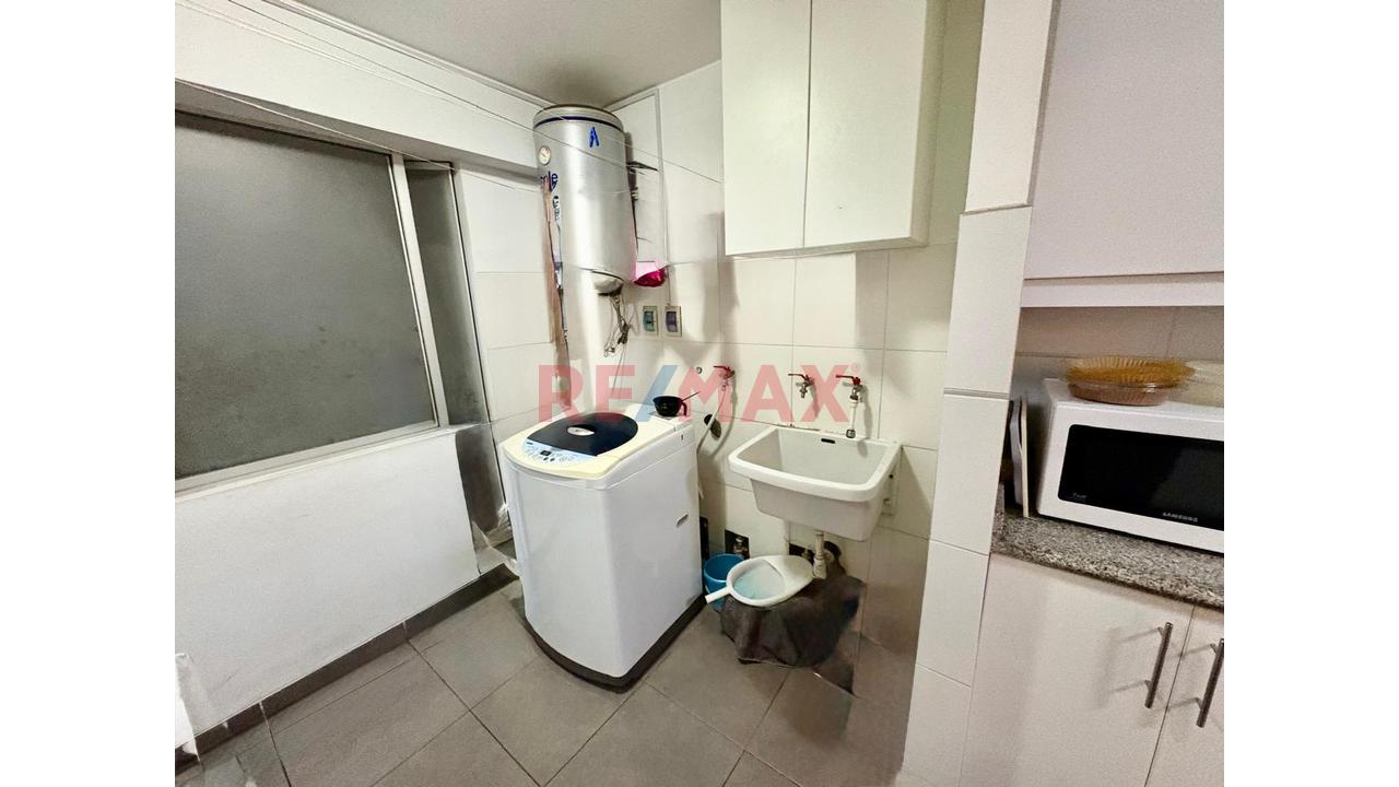 Precio De Ocasión - Venta De Dpto. En Zona Exclusiva De Chacarilla - Surco - 17