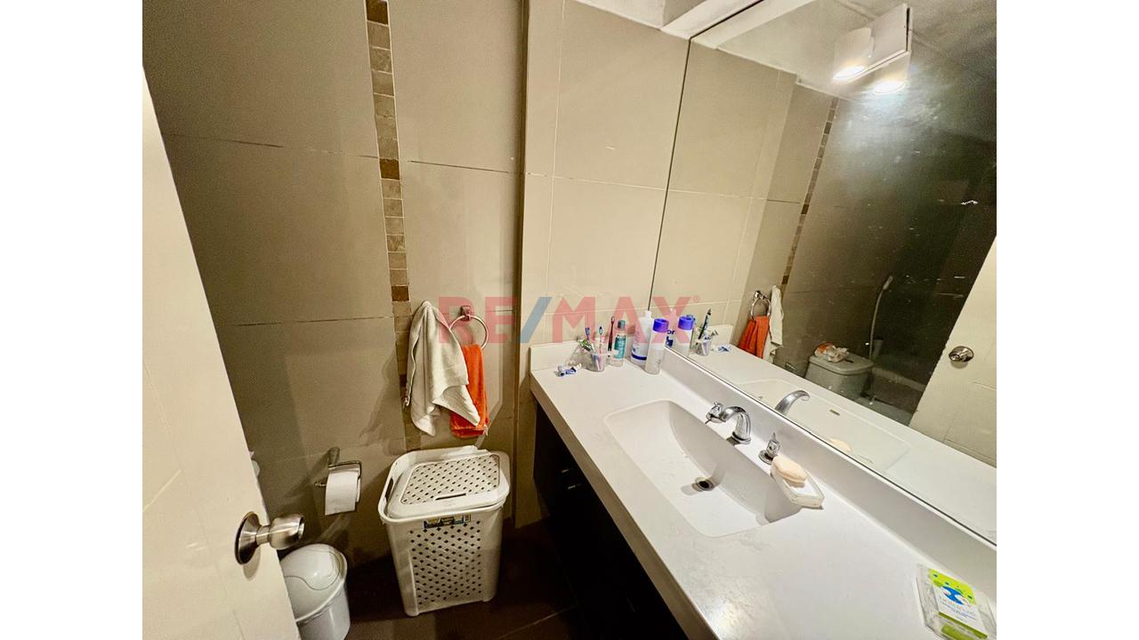 Precio De Ocasión - Venta De Dpto. En Zona Exclusiva De Chacarilla - Surco - 13