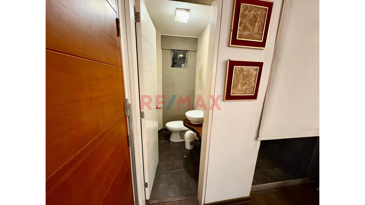 Precio De Ocasión - Venta De Dpto. En Zona Exclusiva De Chacarilla - Surco - 6