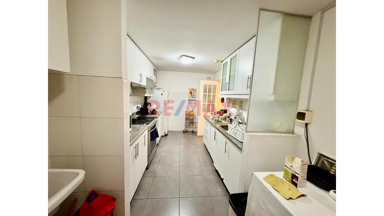 Precio De Ocasión - Venta De Dpto. En Zona Exclusiva De Chacarilla - Surco - 5