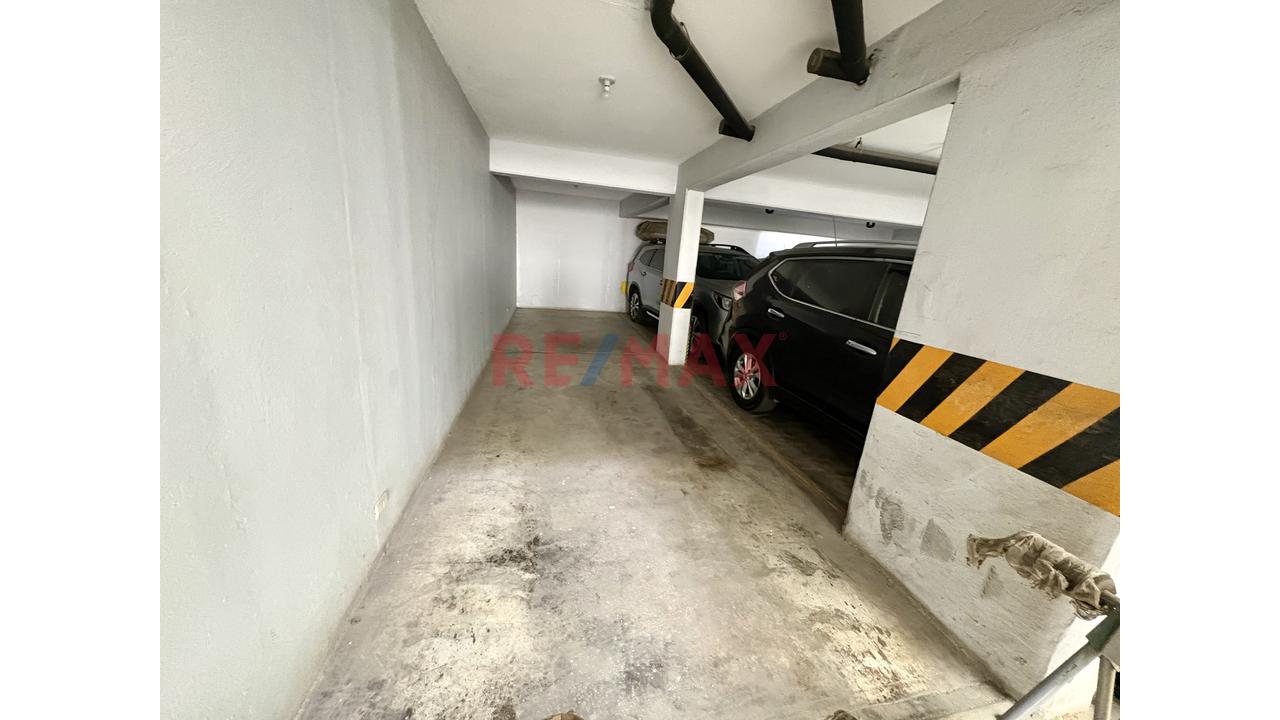Precio De Ocasión - Venta De Dpto. En Zona Exclusiva De Chacarilla - Surco - 21