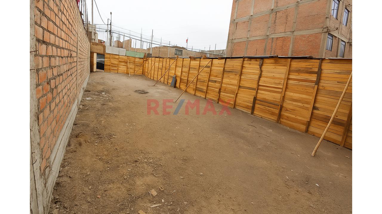 Amplio Terreno Comercial ubicado en San Martin De Porres Amplio Terreno Comercial ubicado en San Martin De Porres