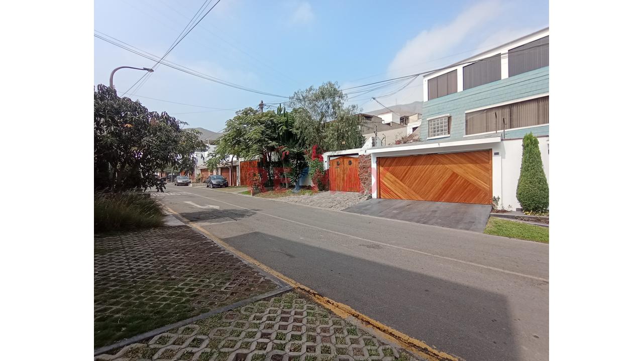 Vendo Casa En Urb. Alamos Iv - Surco - Muy Buena Ubicación
