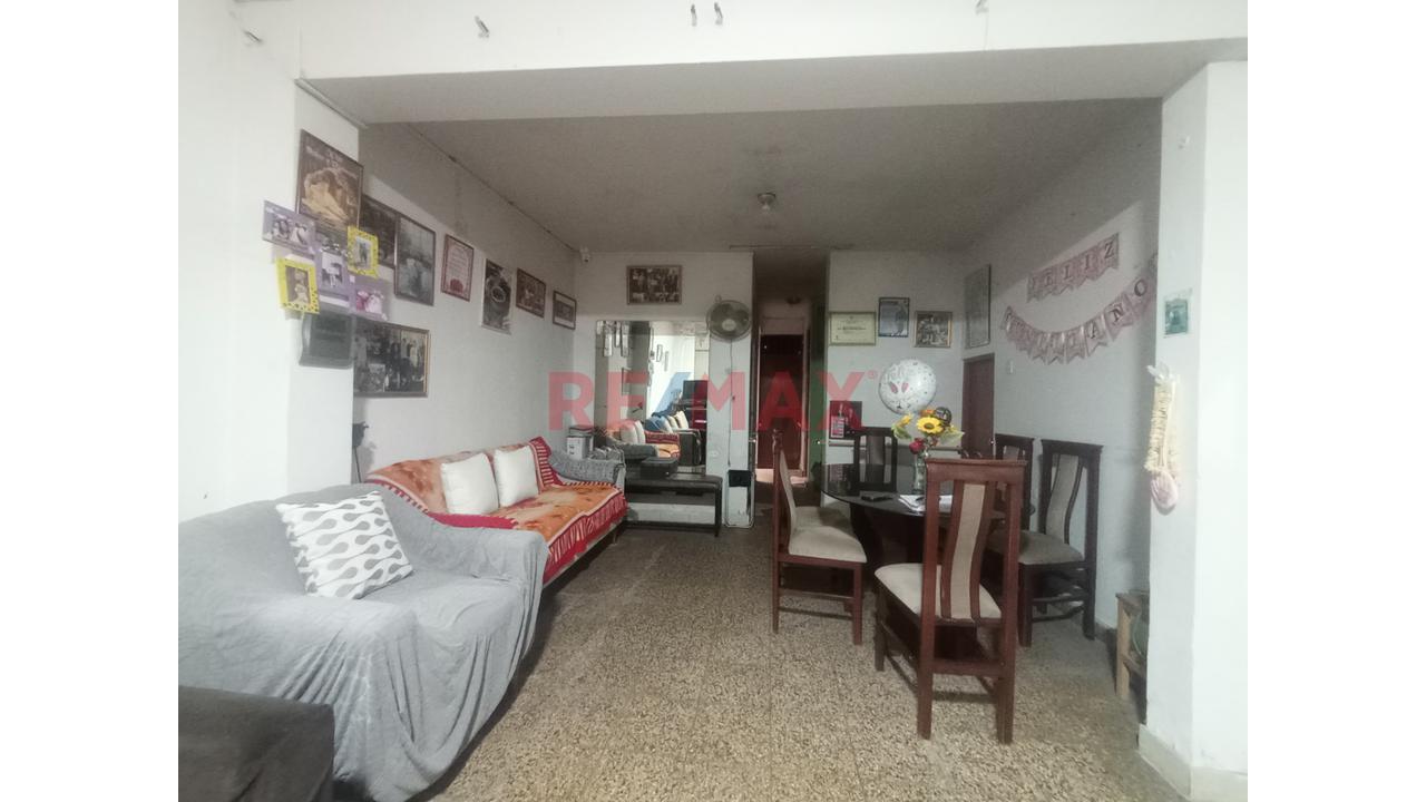 🏠 ¡Venta Del 95% En Acciones Y Derechos De Casa De 4 Pisos En La Victoria - 2