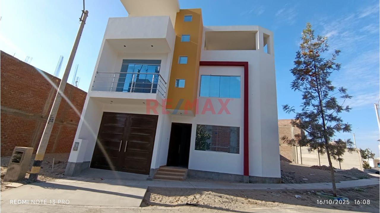 Casa De 3 Pisos En Venta – Urb. Estancia De Santa María, Menorca | Ica - 1