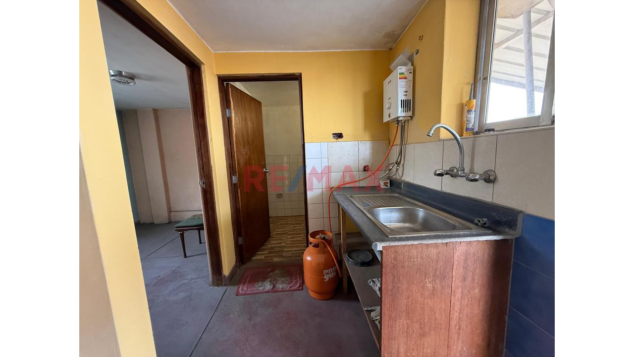 Venta De Casa En Santiago De Surco De 270 De 2 Pisos Mas Azotea - 15