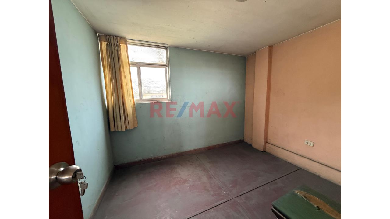 Venta De Casa En Santiago De Surco De 270 De 2 Pisos Mas Azotea - 14