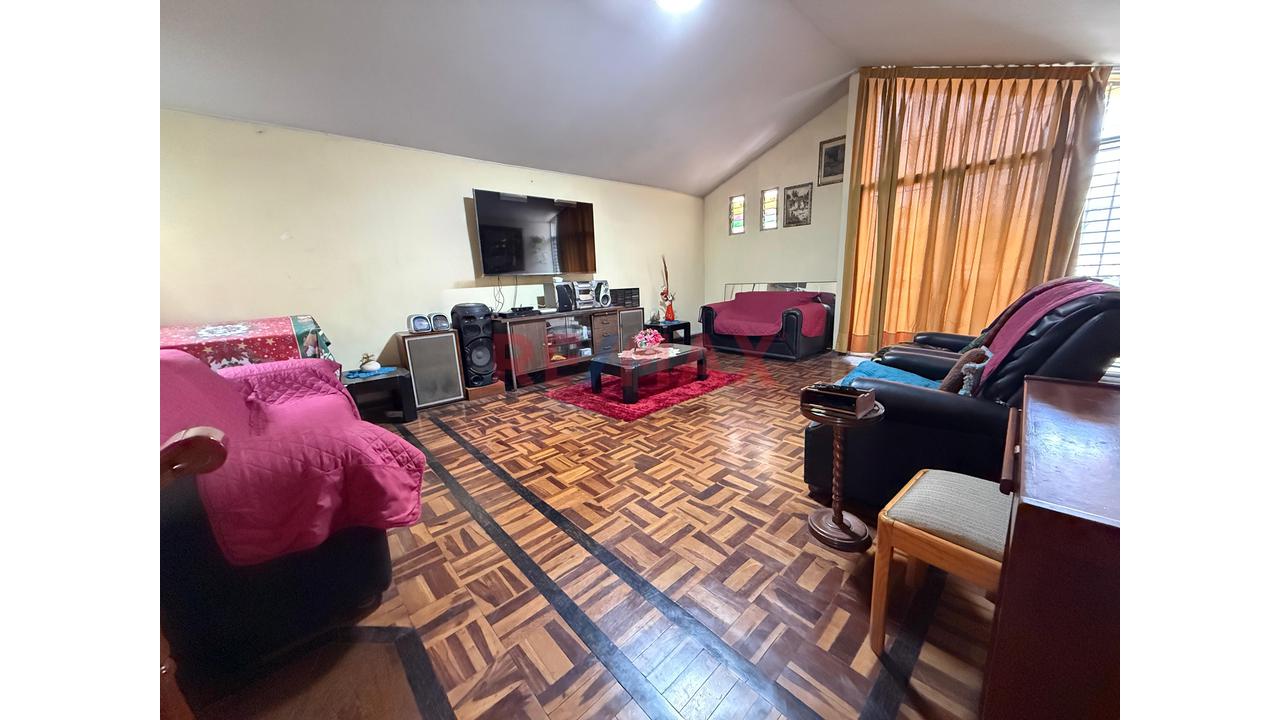 Venta De Casa En Santiago De Surco De 270 De 2 Pisos Mas Azotea - 19