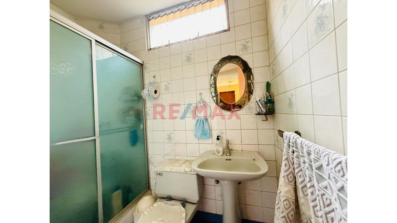Venta De Casa En Santiago De Surco De 270 De 2 Pisos Mas Azotea - 16