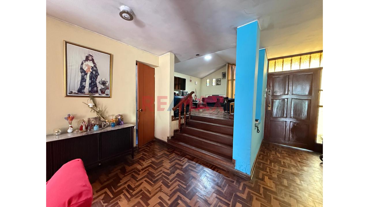Venta De Casa En Santiago De Surco De 270 De 2 Pisos Mas Azotea - 3