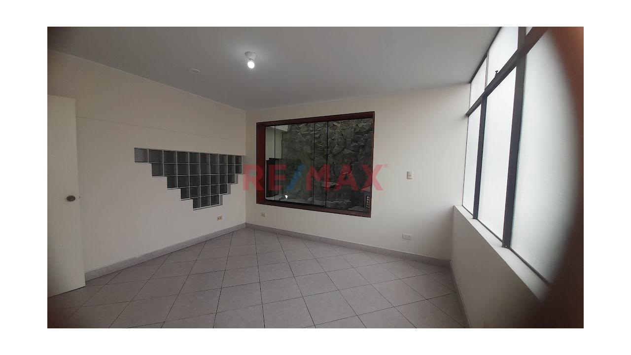 Casa De 3 Pisos Con Uso Comercial – Ideal Vivienda + Consultorios/Oficinas – Javier Prado Este, Cdra. 62 – Frente A Ibm — foto 12