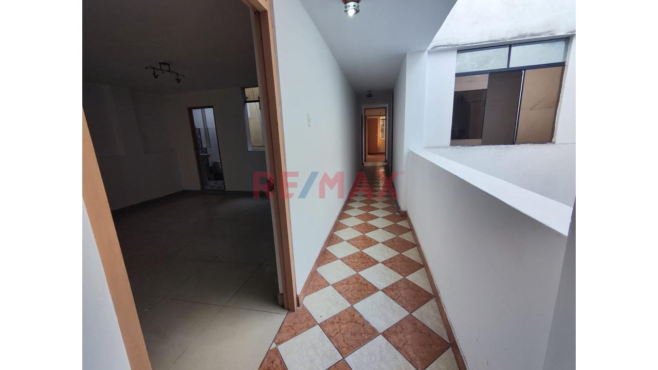Venta De Inmueble 2Do Y 3Er Piso Más Azotea En Ate - Urbanización Los Sauces Vivienda Taller - 12