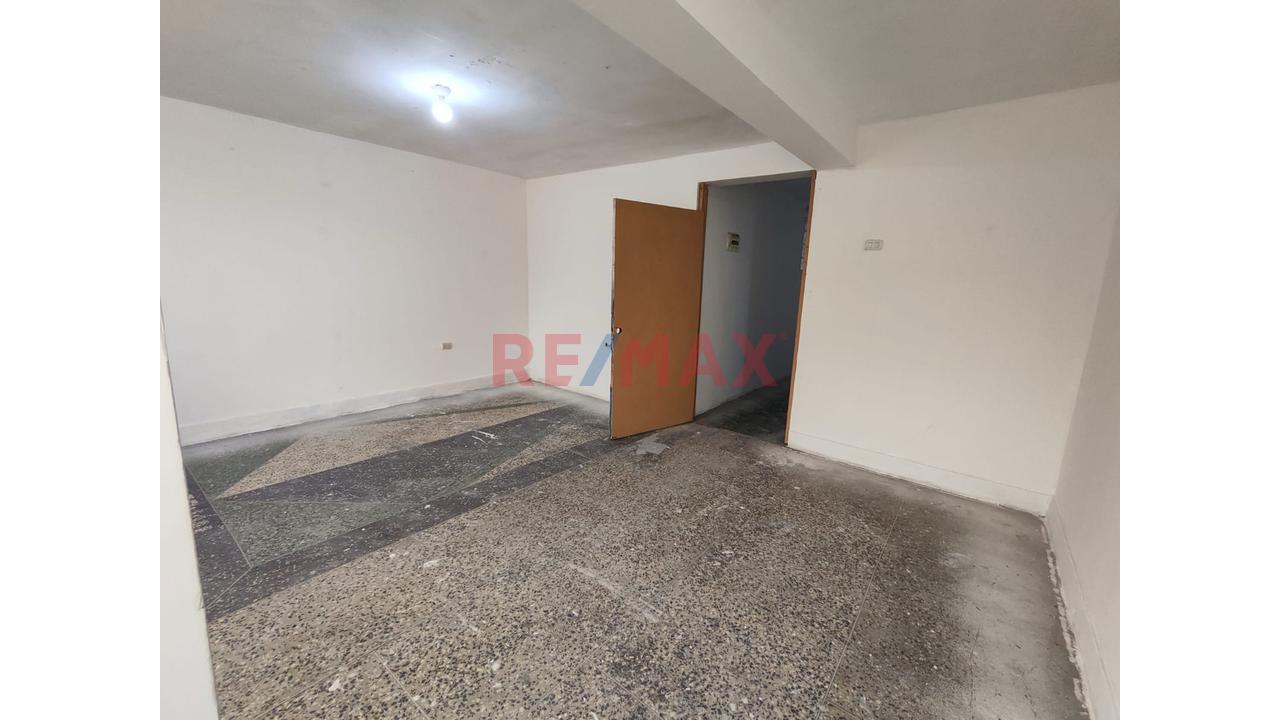 Venta De Inmueble 2Do Y 3Er Piso Más Azotea En Ate - Urbanización Los Sauces Vivienda Taller - 13