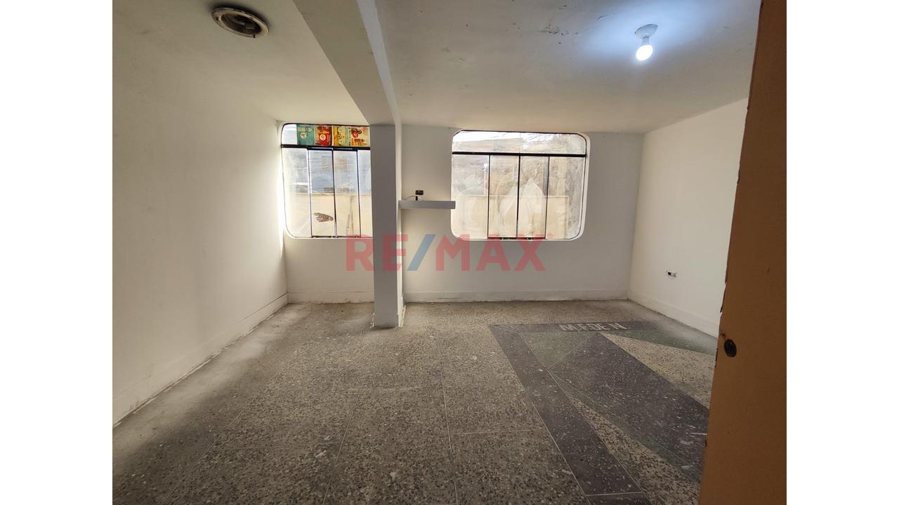 Venta De Inmueble 2Do Y 3Er Piso Más Azotea En Ate - Urbanización Los Sauces Vivienda Taller - 11