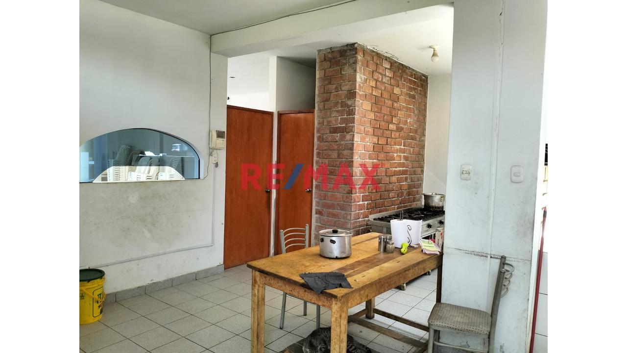 Se Alquila Local Comercial En Av Principal San Juan Bautista - 6