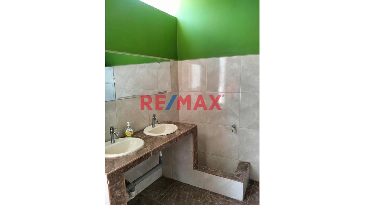 Se Alquila Local Comercial En Av Principal San Juan Bautista - 12