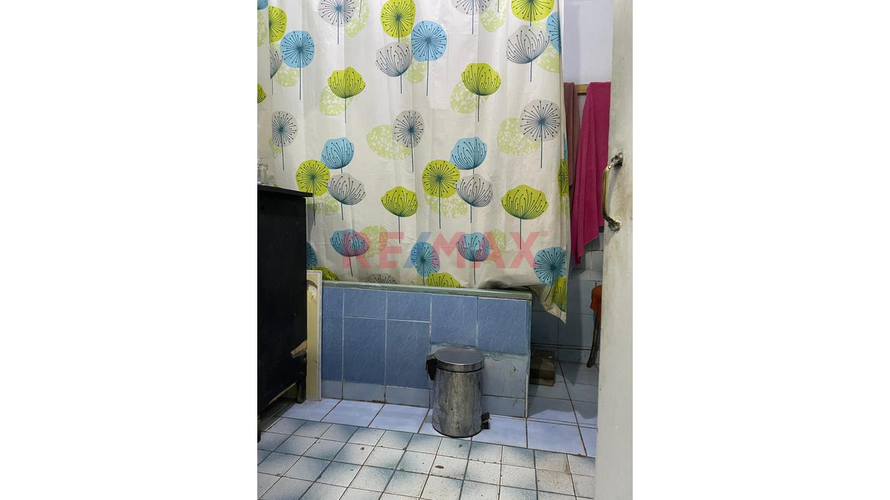 Venta De Casa En Zona Comercial San Juan De Miraflores (Esquina) — foto 4