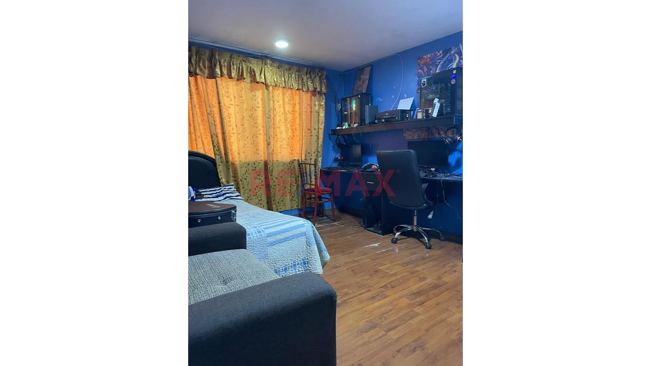 Venta De Casa En Zona Comercial San Juan De Miraflores (Esquina) — foto 2