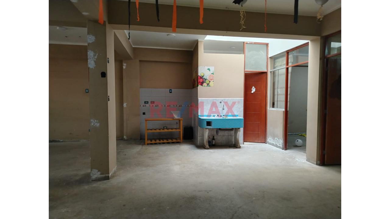 Local Comercial De 160 M2 En Piso 1 En Puente Piedra - 7