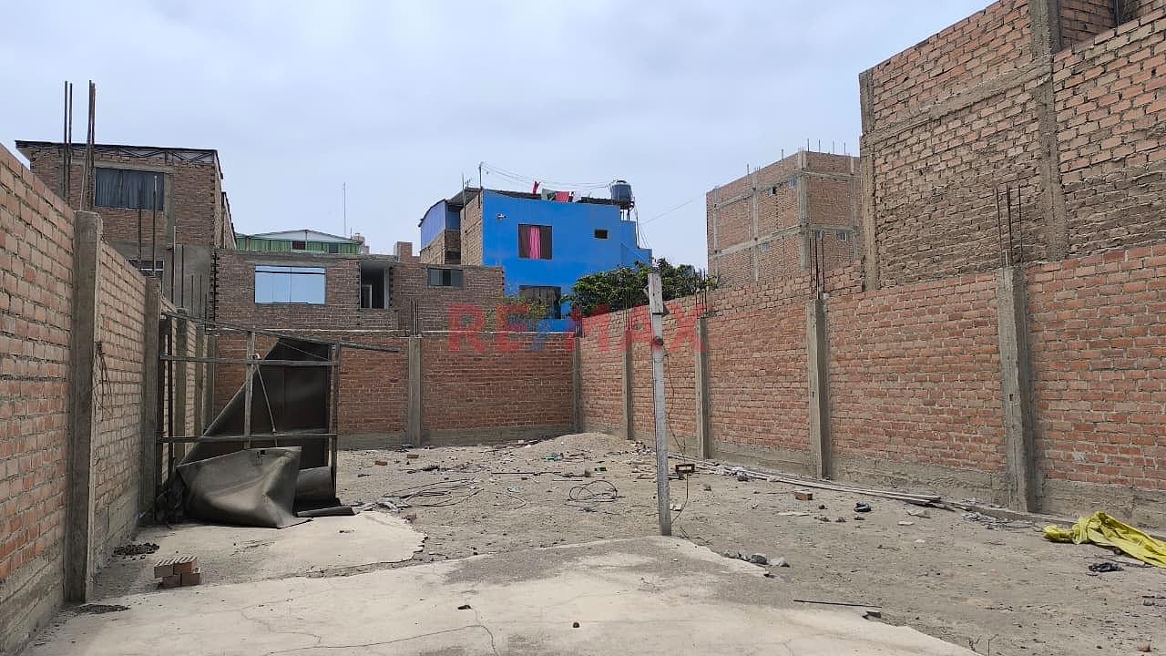 Se Vende Terreno De 250 M2 A Cdra. Y Media De La Av. Panamericana Norte — foto 3
