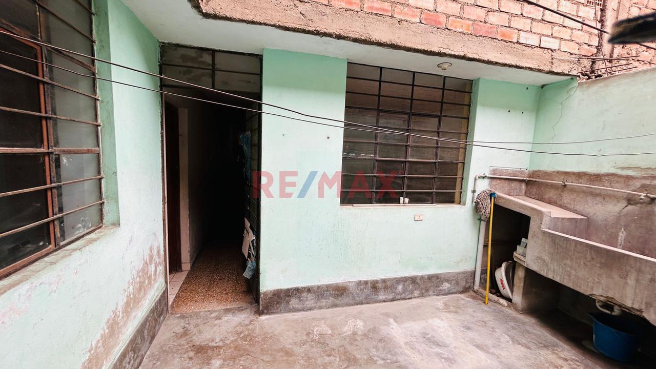 Oportunidad De Inversión – Casa De 160 M² De Terreno En Los Olivos Parámetros Para 5 Pisos — foto 14