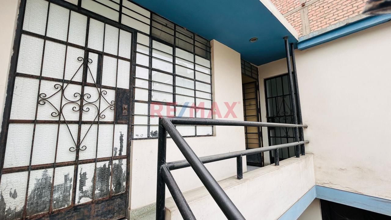 Oportunidad De Inversión – Casa De 160 M² De Terreno En Los Olivos Parámetros Para 5 Pisos — foto 8