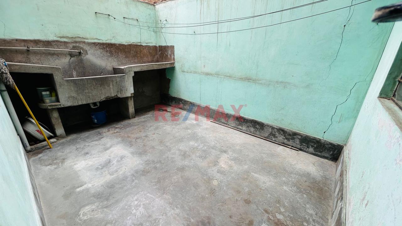 Oportunidad De Inversión – Casa De 160 M² De Terreno En Los Olivos Parámetros Para 5 Pisos — foto 2