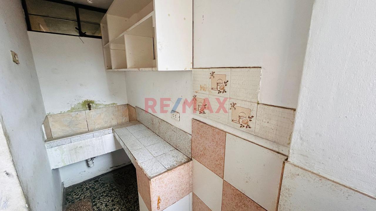 Oportunidad De Inversión – Casa De 160 M² De Terreno En Los Olivos Parámetros Para 5 Pisos — foto 3
