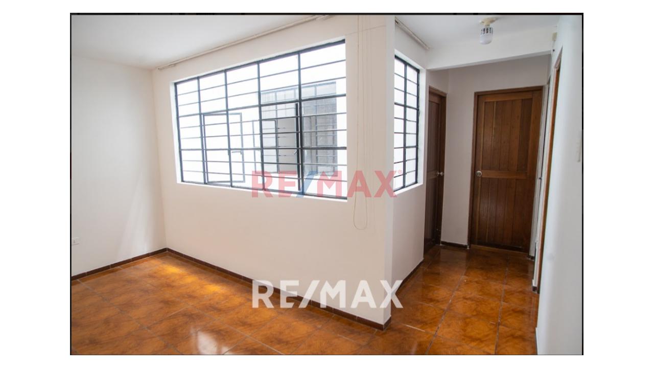 Oportunidad Se Venden 2 Casas En Una Con 6 Departamentos - 21
