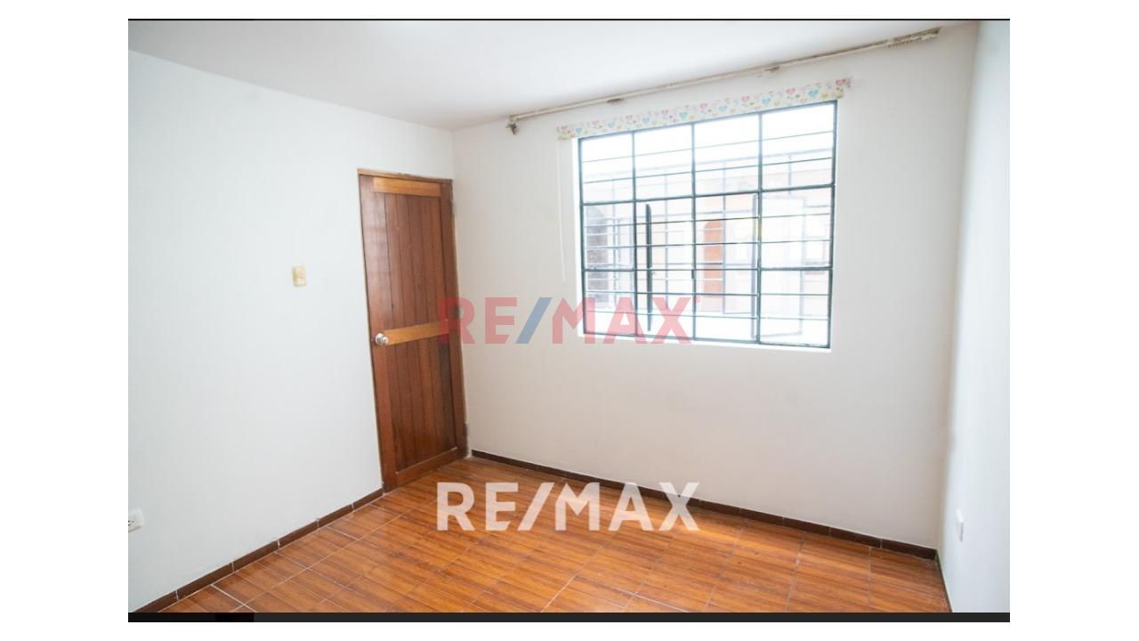 Oportunidad Se Venden 2 Casas En Una Con 6 Departamentos - 19